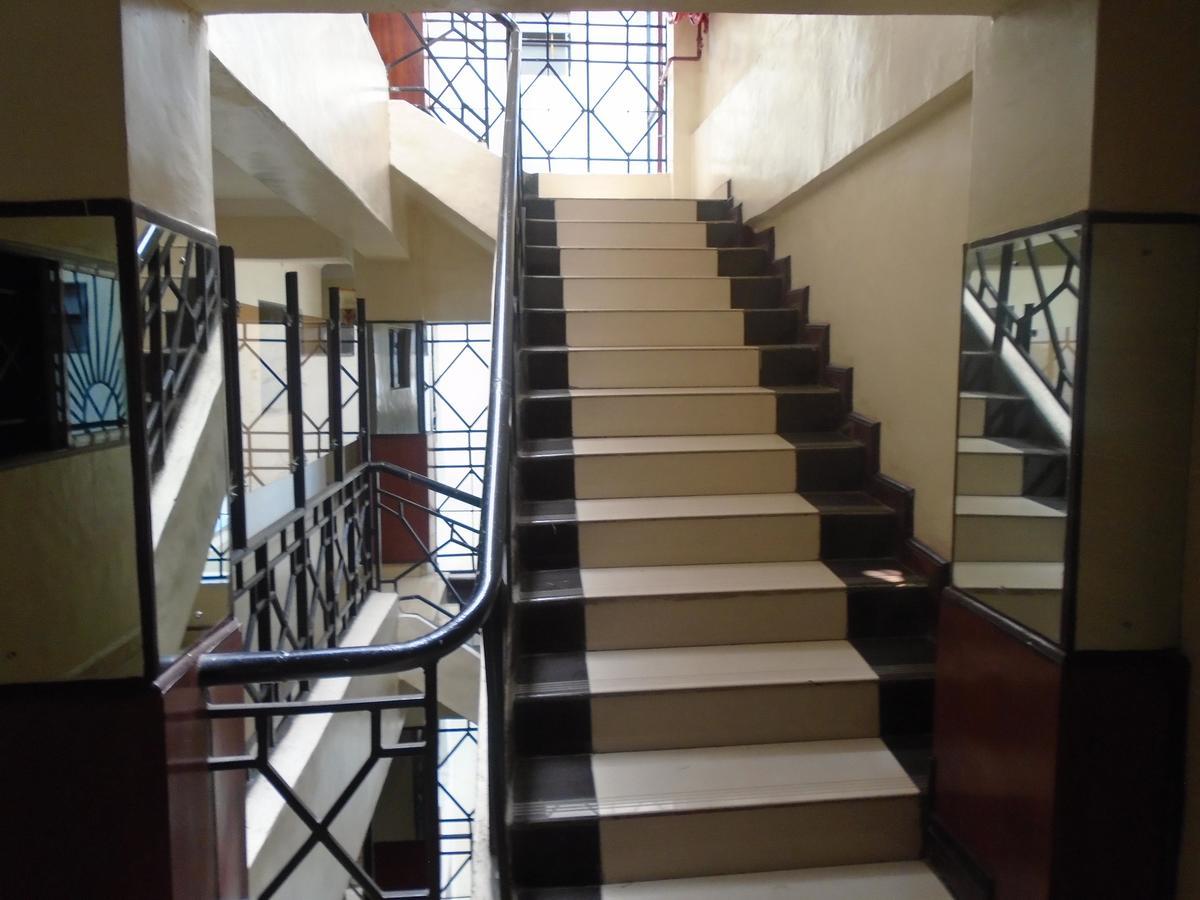 Royal Palm Hotel And Suites Накуру Экстерьер фото